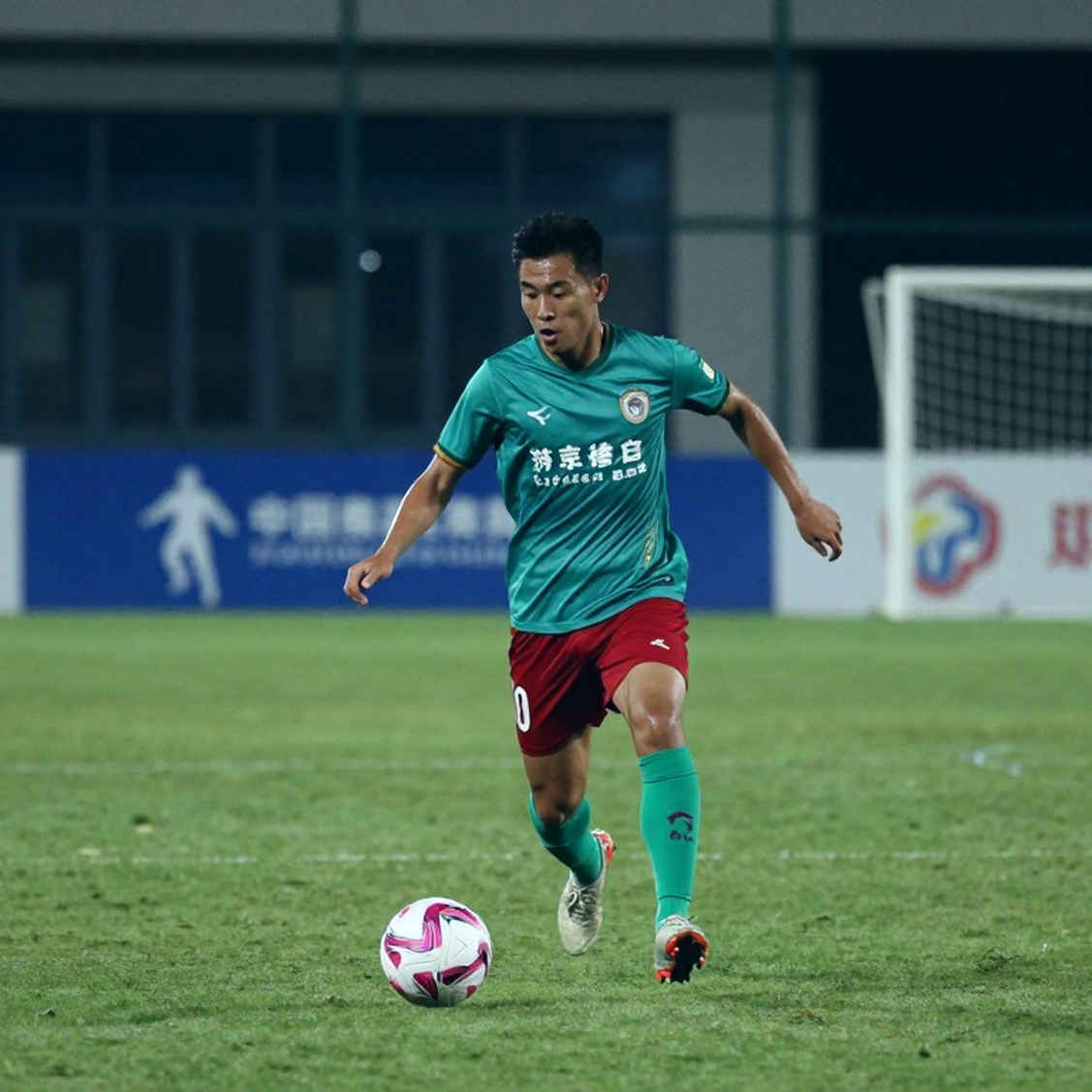 Harry Kewell ở Hàng Đẫy: ba trận thua, một loạt luân lưu và khoảng trống dữ liệu không ai lấp