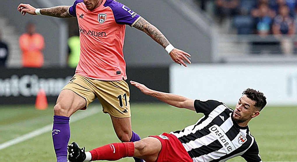 Estevao's 23 Minutes: The Crack Is Not in Barcelona