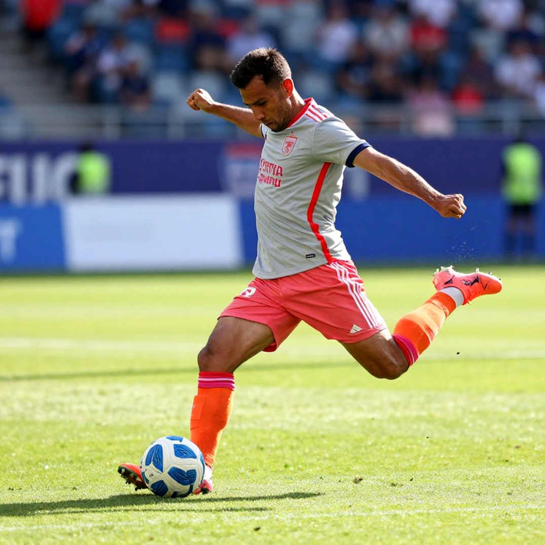 V-League giữa mùa: Cuộc cách mạng pressing tầm cao và những khoảng trống không ai vẽ trên sa bàn