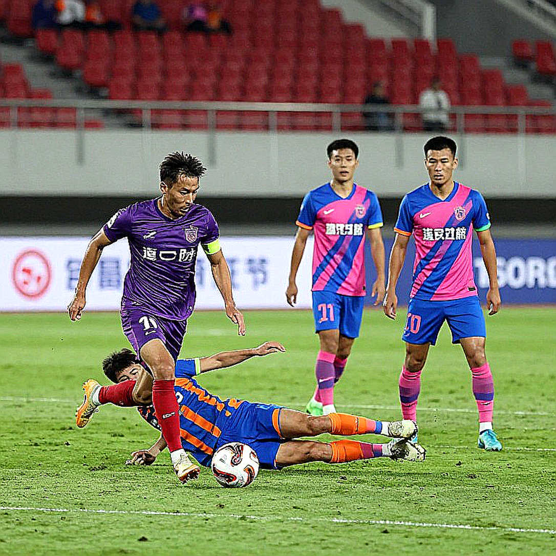 Hanoi FC 2-1 CAHN: Khi Kewell đổi triết lý lấy ba điểm derby