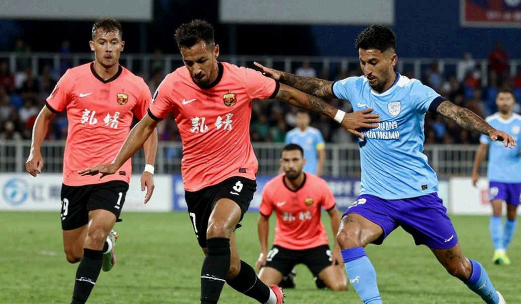 Faiq Bolkiah: tấm huy hiệu học viện hạng sang và suất cầu thủ tự do ở tuổi 28 Faiq Bolkiah: tấm huy hiệu học viện hạng sang và suất cầu thủ tự do ở tuổi 28