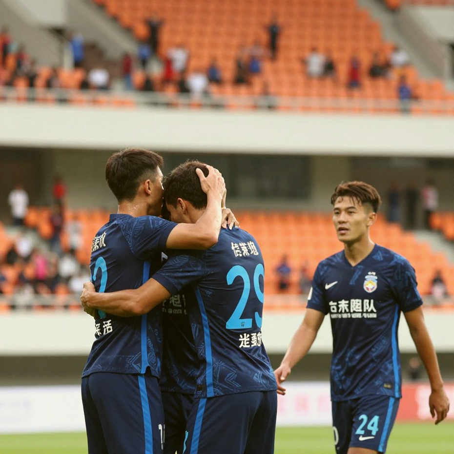 Bạo lực sân cỏ V-League 2026-2027: Khi trọng tài bỏ sót thẻ, kỷ cương giải đấu đứng trước bài kiểm tra