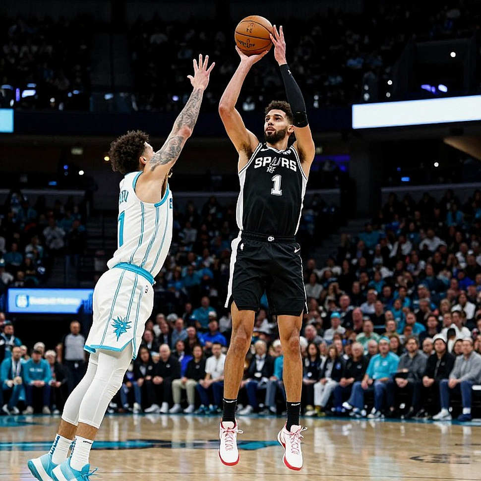 Real Madrid đè bẹp Unicaja: Maledon dẫn đầu với 19 điểm, Campazzo ghi 15 điểm trong 16 phút