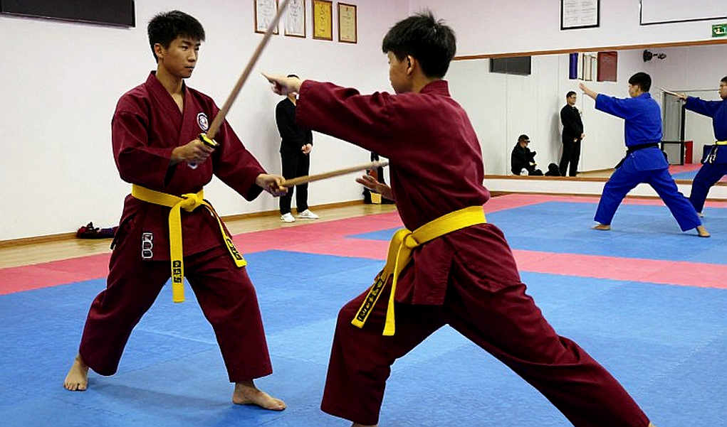 Sàn đấu Nhật Bản và bản hợp đồng không có ngày hết hạn