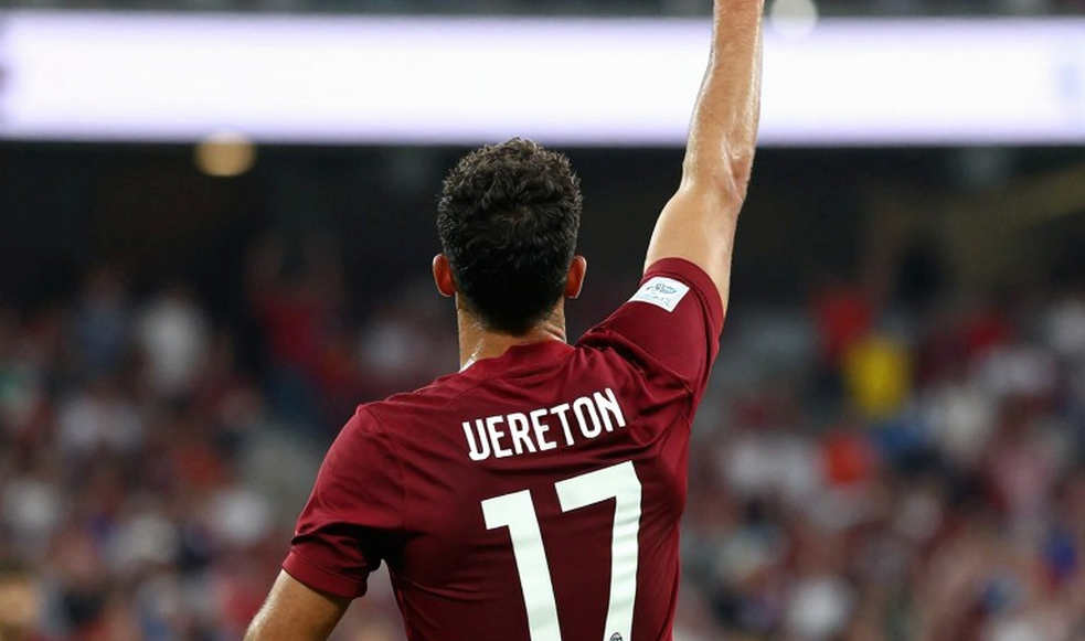 Ronaldo rời trại tuyển Bồ Đào Nha, Instagram mất 1,1 triệu người theo dõi: Khi mặt phẳng tấn công rời khỏi chiếc áo số 7