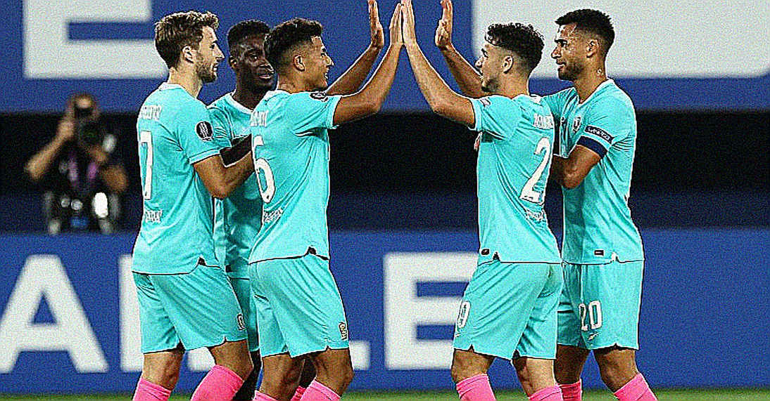 Khoảng lặng sau tiếng còi: Điều bảng tỷ số V.League không kể