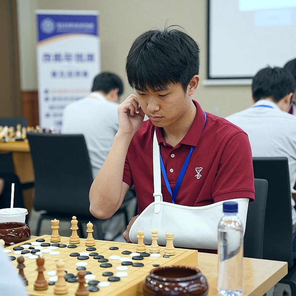 Elephant Gambit và gói 60 phút: sự bất ngờ có hạn sử dụng