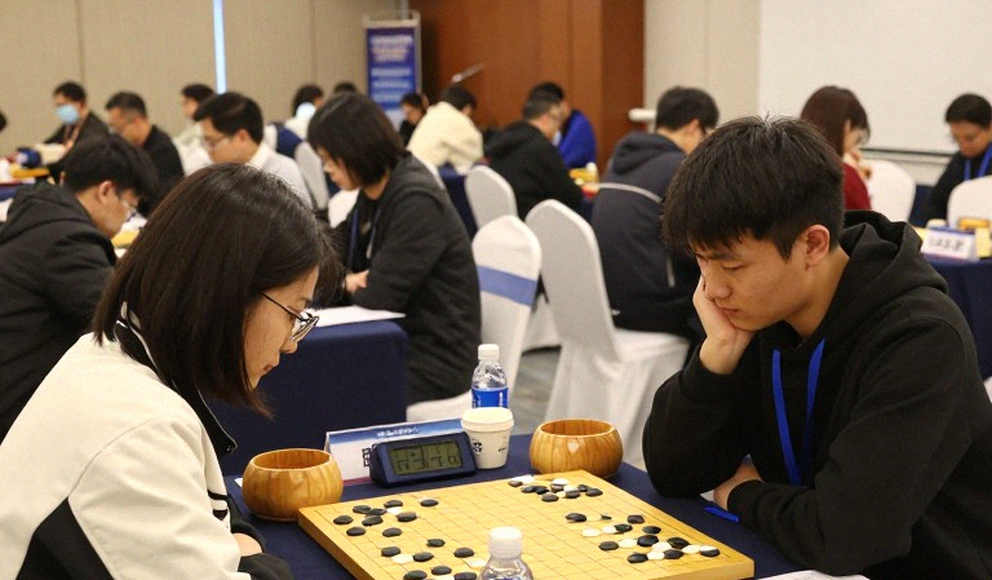Khi Dữ Liệu Esports Không Nói Dối — Nó Chỉ Im Lặng: Bài Học Từ Một Bản Phân Tích Rỗng
