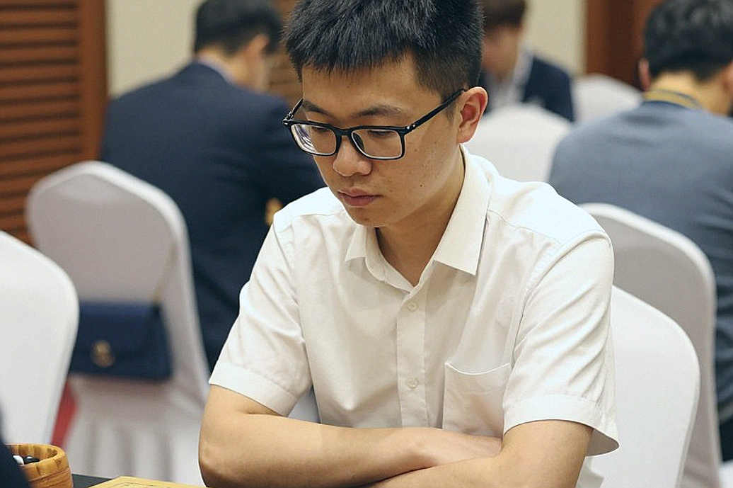 Atyrau Masters: Hai hạt giống hàng đầu gục ngã, và tiếng ồn thương mại phía sau một dòng tít