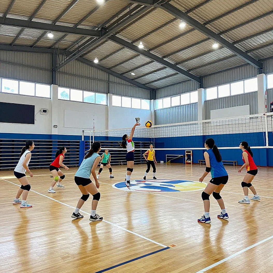 A Shoulder Off the Court and the Load Chain: How One Injury Bends a Volleyball Season A Shoulder Off the Court and the Load Chain: How One Injury Bends a Volleyball Season