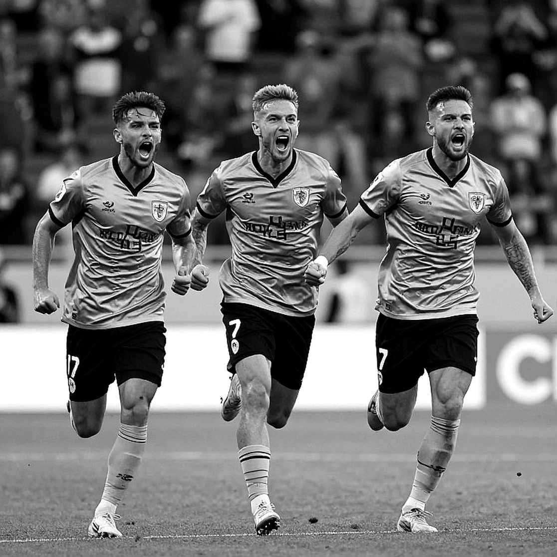 Khi Arsenal rượt đuổi Man City và Tottenham bị gọi là 'hèn mọn': đọc lại một vòng đấu bằng tai thay vì bằng mắt