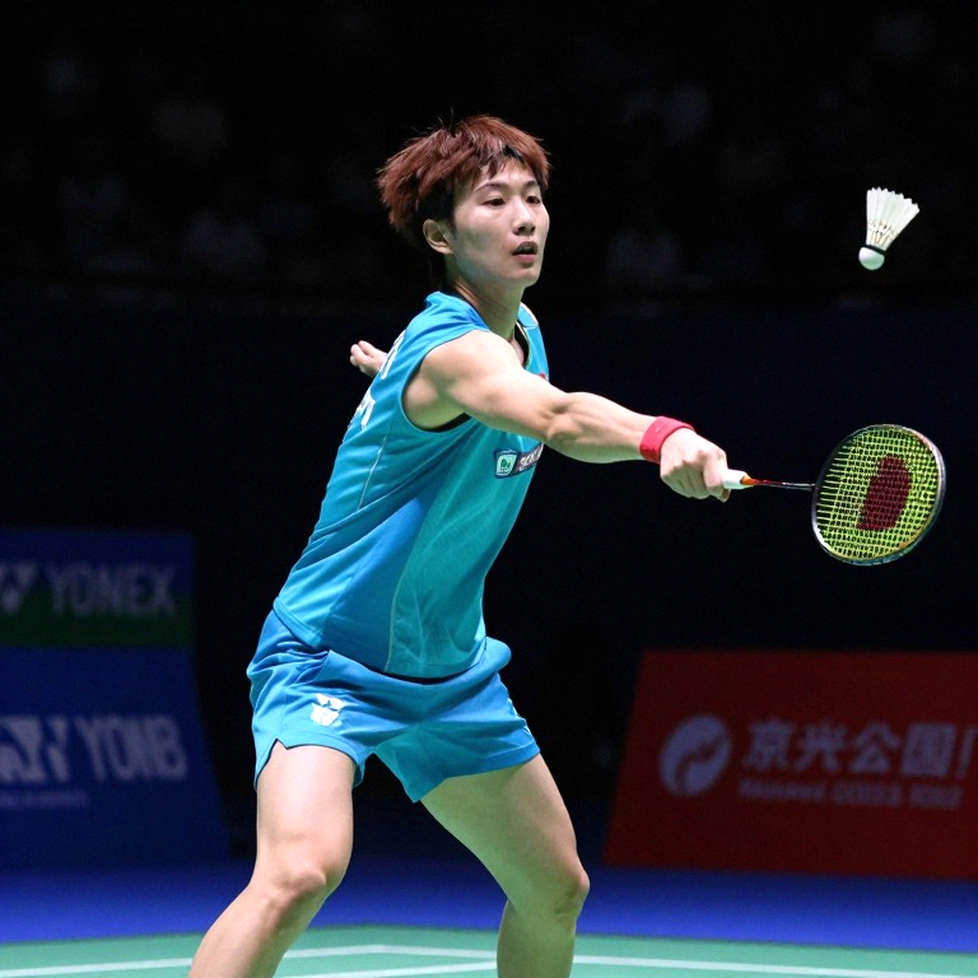 Alwi Farhan tập cùng Kento Momota trước Asian Games 2026: Bài học nằm ở khoảng trống trên sân, không nằm ở lời khen