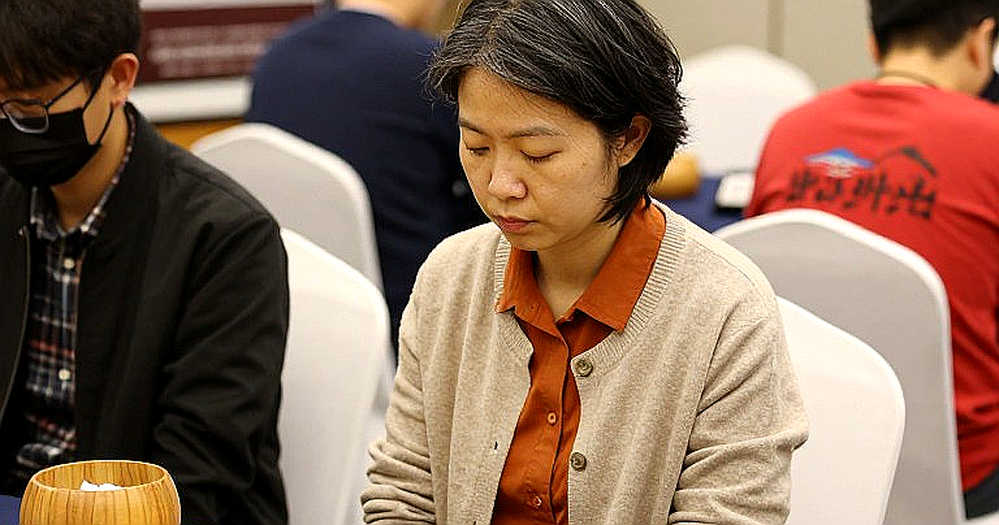 Total Chess và đề xuất hệ thống Elo thống nhất: tiêu đề có, phần thân còn trống